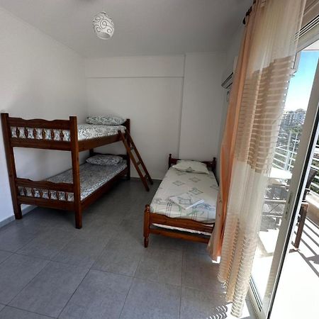 Oni'S Apartments Sarandë Esterno foto